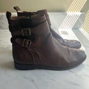 Great condition - Frye Vintage Booties